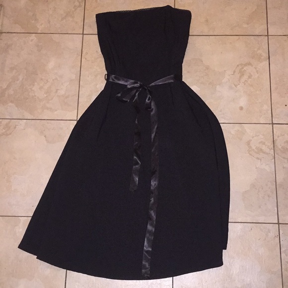 Charlotte Russe Dresses & Skirts - Pretty little black dress